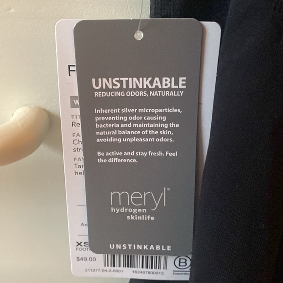 NWT. Athleta Foothill Tank - Picture 5 of 7